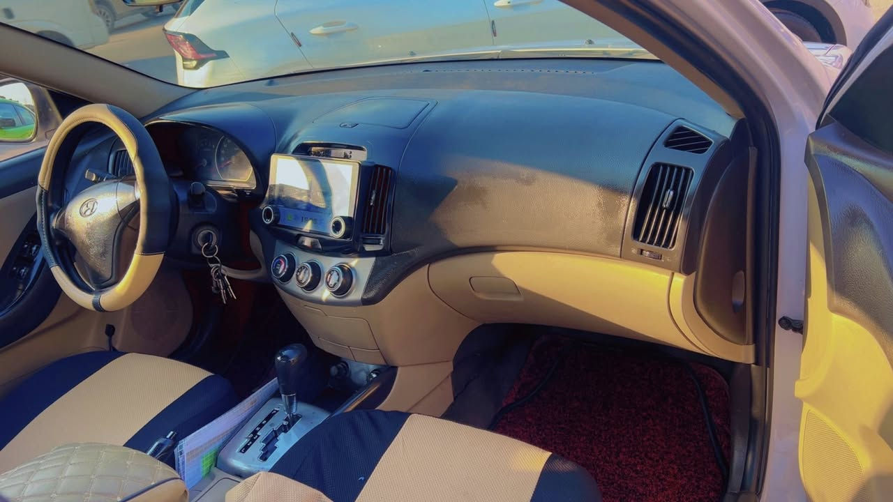 سلام عليكم 
النتره خليجي البيع 
مستعجل عله البيع 
موديل 2011 
نضيفه شكد ما تصور السونار مرفق ويه الصور 
ماشيه 165 
بسمي تحويل ثاني يوم 
مكينه 1600 دكشن عالي 
كير مكينه تبريد تتفئه. خير من الله 
فول فتحه شاير بل مري 
مدوشمه 
سياره خير من الله 
هاذه رقمي *********** 
السعر 115 وبيه مجال
