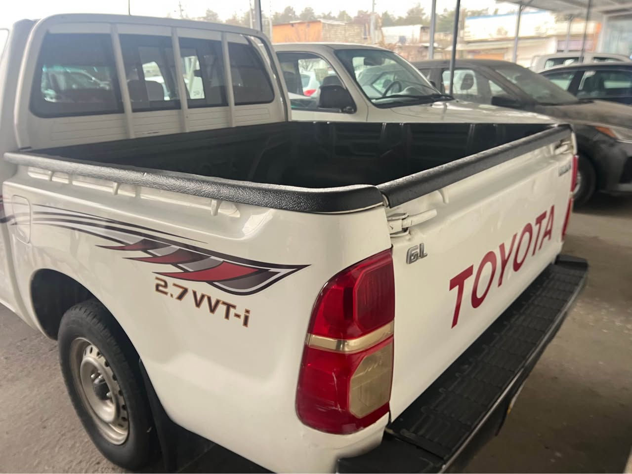 تۆیۆتا هایلۆكس 2015 نمونە لە جوانی سەنەوی پلاستیك بەشەرت تەنها ٢ پارچەی بۆیاخە گێڕو مەكینە بەشەرت  ژم:*********** السليمانية, العراق
