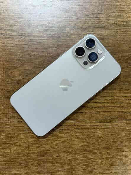 السلام عليكم 
للبيع آيفون 15 برو ماكس  ذاكرة 256 بطارية 85 مع الملحقات ( كارتونة + كيبل اصلي ) النظافة مثل ما موضح بالصور 

المكان حلة —- *********** 

السعر : مليون قفل
