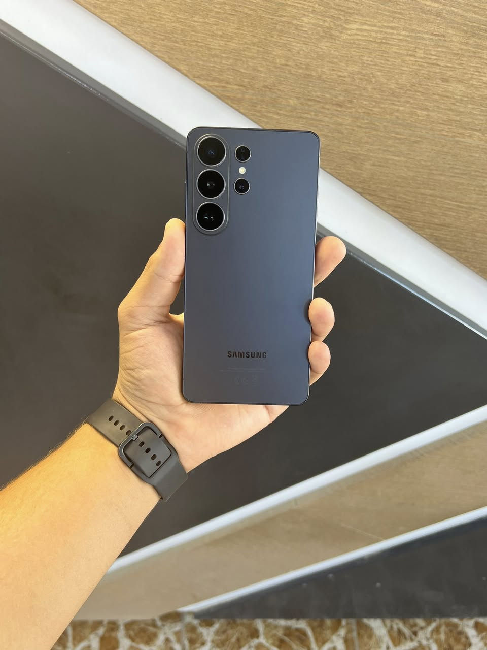Samsung S26 Ultra
256

السعر 1360 
الجهاز فول نضافه ابو الضمان بدون ملحقات زورونا سامراء حي الضباط الاولى مقابل سوق الضباط الكبير مركز زيد الاتصالات مــــتوفـــــر تـــــوصيـل
***********
