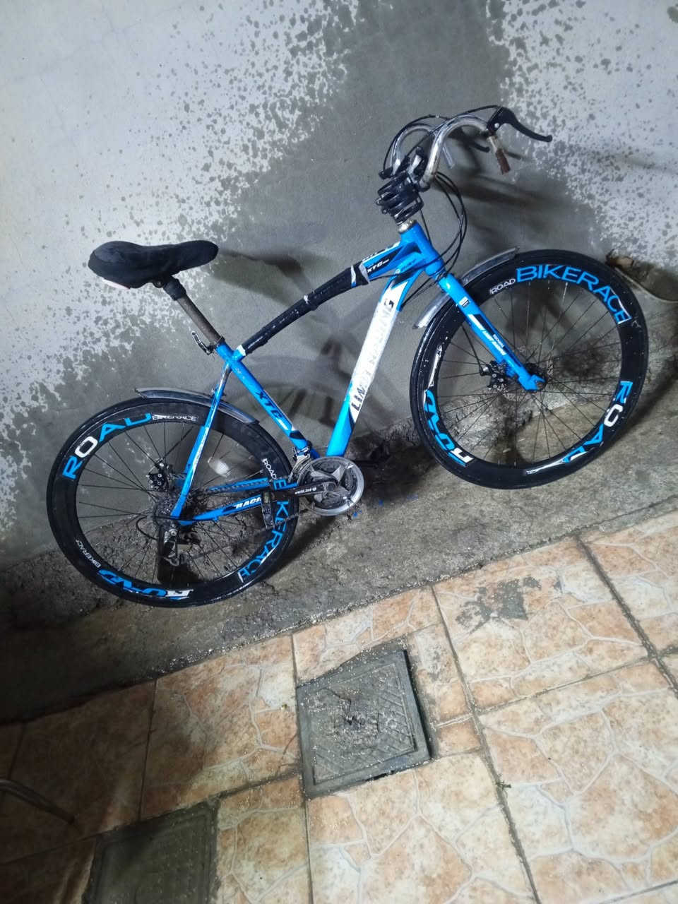 بايسكل للبيع السعر 40,000 عنوان كركوك


**إذا كنت صاحب هذا الإعلان وتريد حذفه لأي سبب، رجاءا أرسل رسالة إلى الدعم الفني**