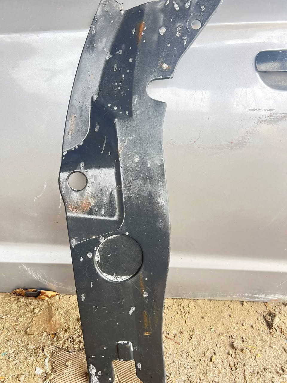 غراض جارجر 2014

سستم كامل اربع ابواب وجاملغين وبنيد وصندوق 

فلنجات امامي خلفي تفصيخ 

جاملغ ابيض بلادي جهة السايق بي بارد 

كفر فوك البدنه مال لايتات 

عضمه صندوك 

دشبول العظمه مالته تعبانه 

ستيرن كامل مع الشفت مالته

بصمة تشغيل 

إطار شاشه صغيره

دكتات تبريد 

ايرباك ماعرف يشتغل او لا جوه الستيرن

مرايات وحده بيها نقص جامه 

ماطورات جام امامي وخلفي

عقل باب امامي وخلفي 

سماعات امامي وخلفي 

قفالات بيبان امامي وخلفي 

بطاين نظاف تخم بس اليدات شويه تعبانه الاماميه

فرس 

بطانه صندوق 

لايتات إماميه نص عمر

بكلايت خلفي زوج 

راديتر 3 سراوات مستخدم ساعه وحده

دعاميه خلفيه كامله صفره جيب وشد

حلوك صالنصه 

وعندي بعد غراض شنو محتاج راسلني وبخدمتك 

مكاني بصره قضاء الكرنه 

***********

***********
