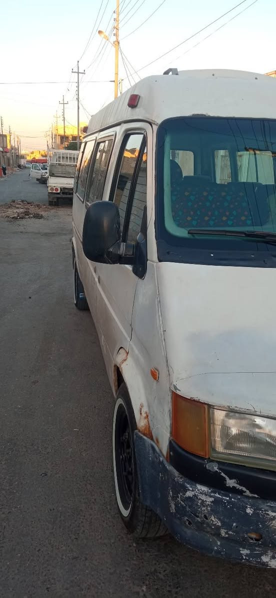 سلام عليكم 
فورد للبيع السيارة جاهزة 
مكينه كاز مال كيا 3000
وكير وكسل خير من الله 
تخم تاير 
رقم ألماني سنويه ماصاقطه لل2027
سعر 60 أبيها مجال 
خط حي الحر
***********
