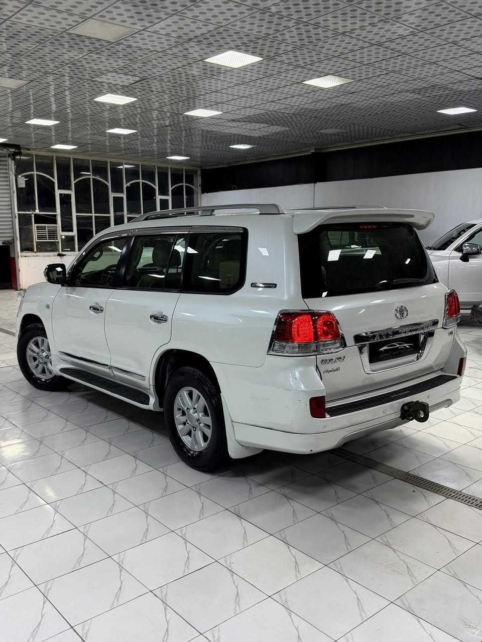 سلام عليكم لاندكروزر 2011 ستينية اصل GXRi
السيارة مكفولة كفالة عامة السيارة جاهزة ومواصفات اللاندكروز الستيني المعروفه 

كشن بقلاوه 

ترحيب

تلث قطع تبريد 

مكينة 6  4000

وباقي المواصفات المعروفة 

مكان السيارة بغداد حي الخضراء 
رقم بغداد باسمي

السعر 31800 مجال قليل

رقم الهاتف ***********
