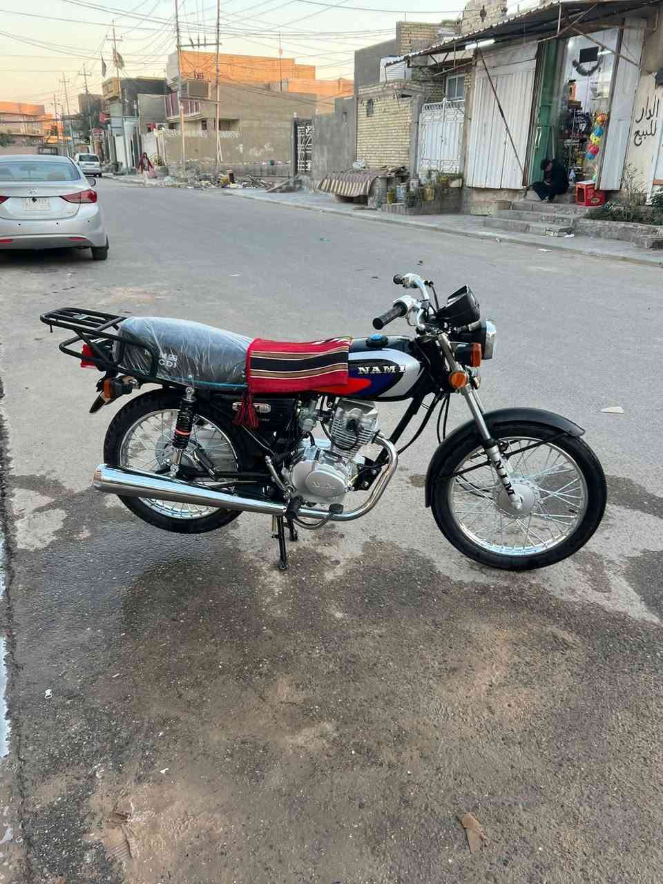 السلام عليكم متياز اوراق اصولي مديل 27 طالعه بشهر ال ثاني دراجه مرتبه ونضيفه حيل السعر 950 وبيها مجال ***********
