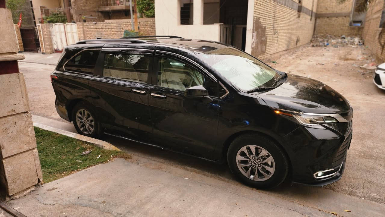 السلام عليكم 
سينا موديل 23 نسخة 
woodland edition XLE
سيارة فول مواصفات 
مكان السيارة بغداد 
للتواصل ***********
