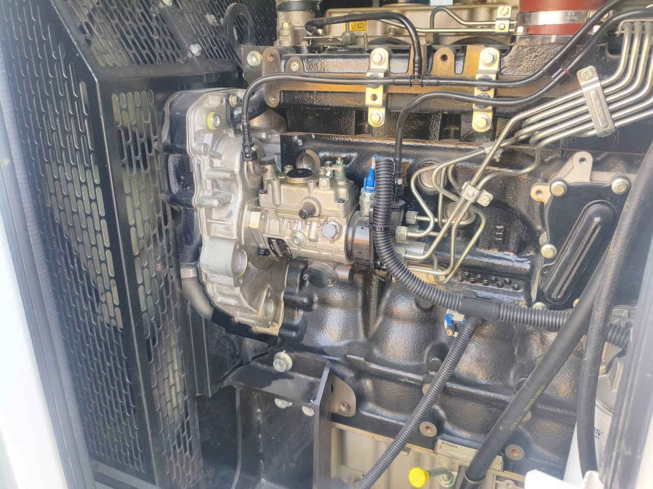 السلام عليكم ورحمه الله
للبيع
مولدة بيركنز إنكليزي 
6سلندر 150كيفي
حديث حجم البستم 105ملم
موديل 2024
عدد ساعات التشغيل 400ساعة فقط
بوضع الزيرو
للمزيد من التفاصيل لاتصال أو المراسلة 
*********** ابو شهم الزبيدي 
بغداد عوريج
