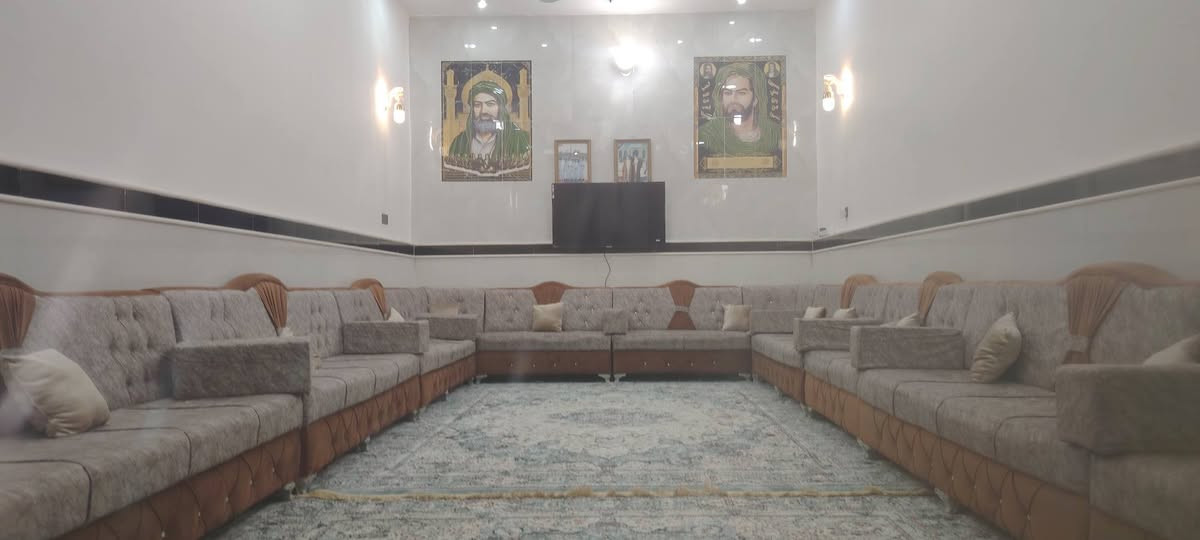 دار للبيع المساحة ٢٠٠ م بناء حديث ٢٠٢٥ يحتوي على استقبال كبير + مطبخ حار وبارد + صالة كبيرة + ثلاث غرف نوم كبيره + صحيات داخلية وخارجية العنوان بداية حي النداء قرب صيدلية الفصول الأربعة.
مكلف بالنشر رقم صاحب الدار ***********

