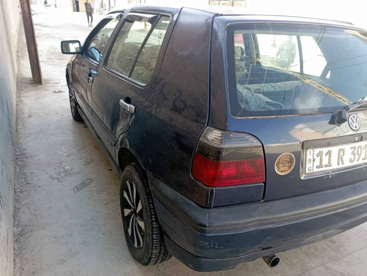 السلام عليكم 
گولف موديل 1992 وارد ياباني رقم بغداد دولي بإسمي محرك 2000 قبق ابيض المرغوب گير اوتو تبريد شغال (ثلج) مراوح مال 6 اسلندر يعني انسه الحماوة مسجل مال البينا BMW (بلوتوث اواكس سيدي فلاش) صدر امامي خلفي بحالة جيدة باتري جديد مابيها كوبون بنزين  والگشر گدام العين مكان السيارة كركوك العمل الشعبي السعر 41 وبيها مجال 
***********
*********** كركوك, العراق
