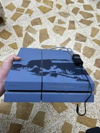 Ps4 fat   مهكر نضام 11 ذاكره 512 الجهاز نضيف وما مفتوح ومع كامل ملحقات...