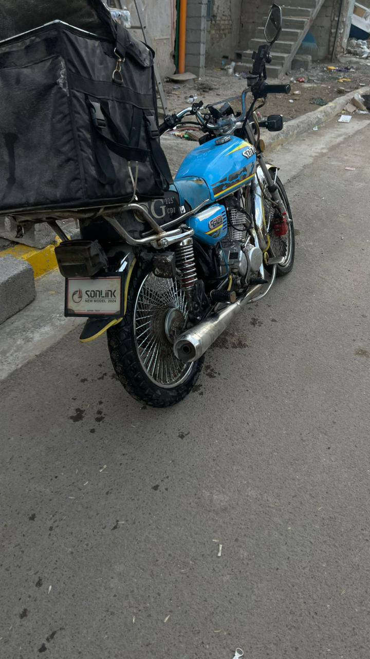 سونك 4 كير للبيع بيها نقص دشبول + +يده مال بريك 
سبب البيع اريد اشتري بوكسر الدراجة حلوه مال شغل 
رايدها ب450 
***********
متواجد واتساب ورصيد فقط
