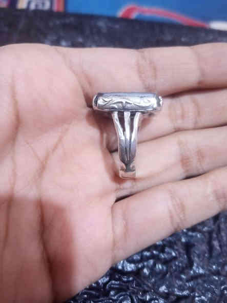 السلام عليكم حديد صيني ابيض قديم صياغه يدويه السعر 45 مكان ناصريه توصيل موجود ***********
