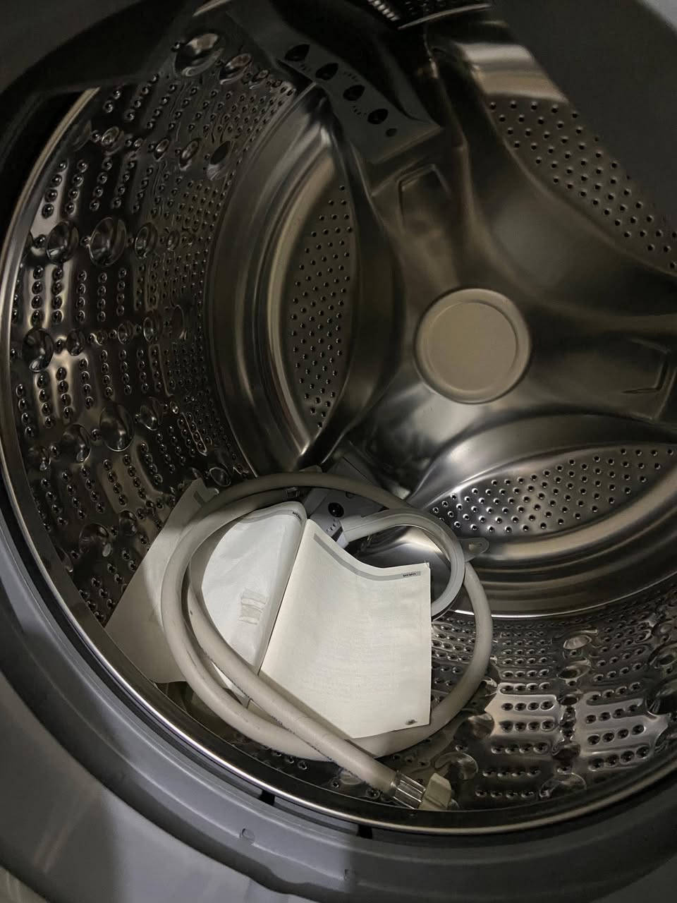 غساله نوعيه LG جديده ما مستخدمة سعة 15 كيلو الي يريد يتصل على هذا الرقم زين ***********
كورك***********
