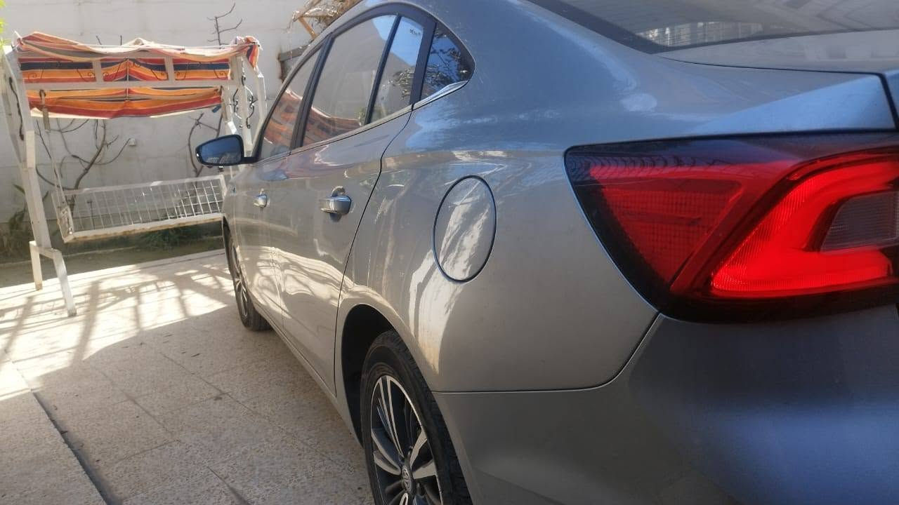ضمان شركة 6 سنوات MG5 LUXURY 2024
عداد مسافة 18000  كل التفاصيل مذكورة 

محرك 1500 تنفس طبيعي 
بدون حادث وضع شركة؛ بيها باب خلفي بارد فقط بدون اي تقليم او كارت او صبغ
هذه الفئة تجي فول مواصفات :
بصمة تشغيل وابواب وصندوق
سلايد روف (فتحة سقف)
6 ايرباك امامي وجانبي وستارة
كشنات جلد لون اسود
جامات تحكم باب سائق
كشنين امامي كهرباء 
تدفئة مقاعد
كير اوتو 8 نمر + عادي
4 كامرات 360 درجة 
حساسات تقارب خلفي
هاندبريك بصم
اوتو هولد 
شاشة ايباد كبيرة تحكمات فول 
لدات امامي وخلفي 
لايتات زنون عدسات
مري شفط كهرباء + اشاير بالمري 
انظمة كاربلي + اندوريد اوت
شاشة اعطال الكتروني ومميزاتها كثيرة
نظام مراقبة ضغط الاطارات 
تحكمات ستيرن جهتين 
مثبت سرعة
ويل كروم
نظام ايكو اقتصادي
سيارة استلام شركة زيرو وغراضها كاملة 
داخله ضمان شركة
السعر 110
***********
رقم اربيل شرط التحويل 
مكاني الموصل
