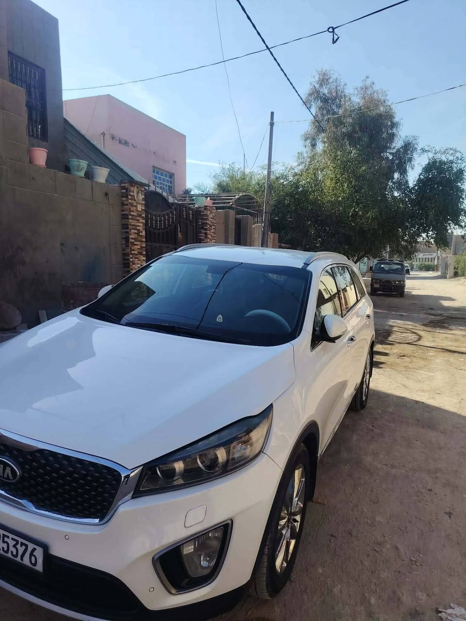 سورنتو  خليجي 2015 شكل17
ماشيه 150 حقيقي
مكفوله فقط شويه بارد بل باب ال خلف السايق
مكينه 3500 6 سلندر مفتوح كازكت فقط وروح لي فيتر  لا تنقيص ولا تبخير  مكينه وكير مكفولات
فول من عده البنراما
بصمه تشغيل
بصمه ابواب
اشير ترحيب
كشن كهربائي
كشنات تبريد وتدفه
تبريد ثلج
تخم تاير جديد
حداديه جديده
كامره
شاشه
حساس امامي 
حساسي خلفي
تحكم استيرن
مانع تزحلق
7.راكب
سنويه جديده
رقم بغداد مكاني ديوانيه
سعرهه 205 بيها مجال
سياره جاهزه ربع ما اذب عليها ***********
