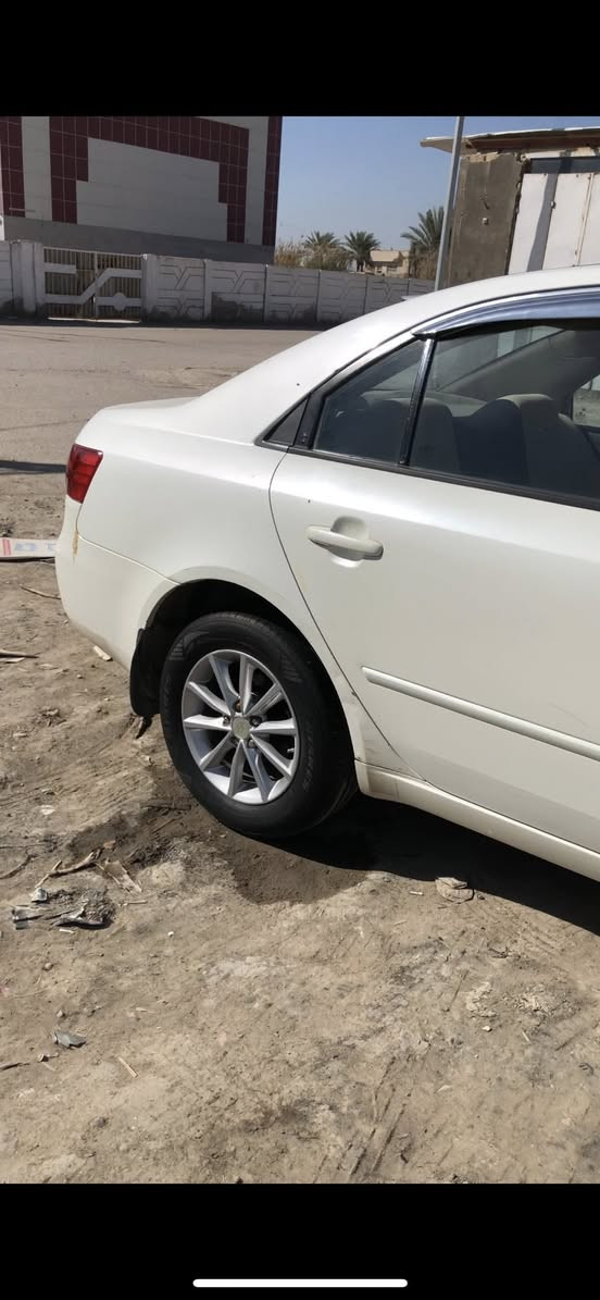 سلام عليكم سوناتا خليجي 2006 اربع سلندر وقم بغداد انكليزي محرك 2400 كير عادي مكينه وكير كفاله تبريد شغال راعيه جيراني سنويه 2030 السياره بيه 3 قطع صبغ بدون دواخل ***********اذا اكو مراوس ب6 سلندر حسب القناعه بابل محاويل
