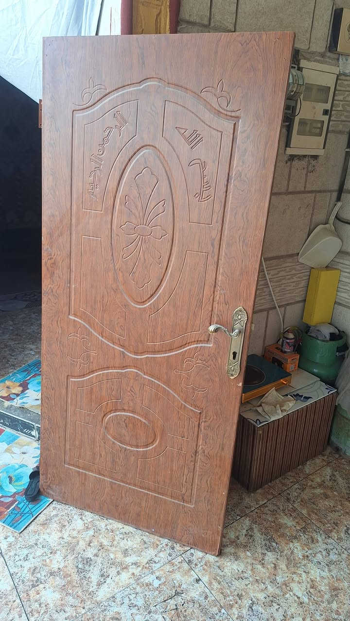 السلام عليكم بيبان خشب البيع السعر ثنينهن ب 75الرقم الهاتف ***********
