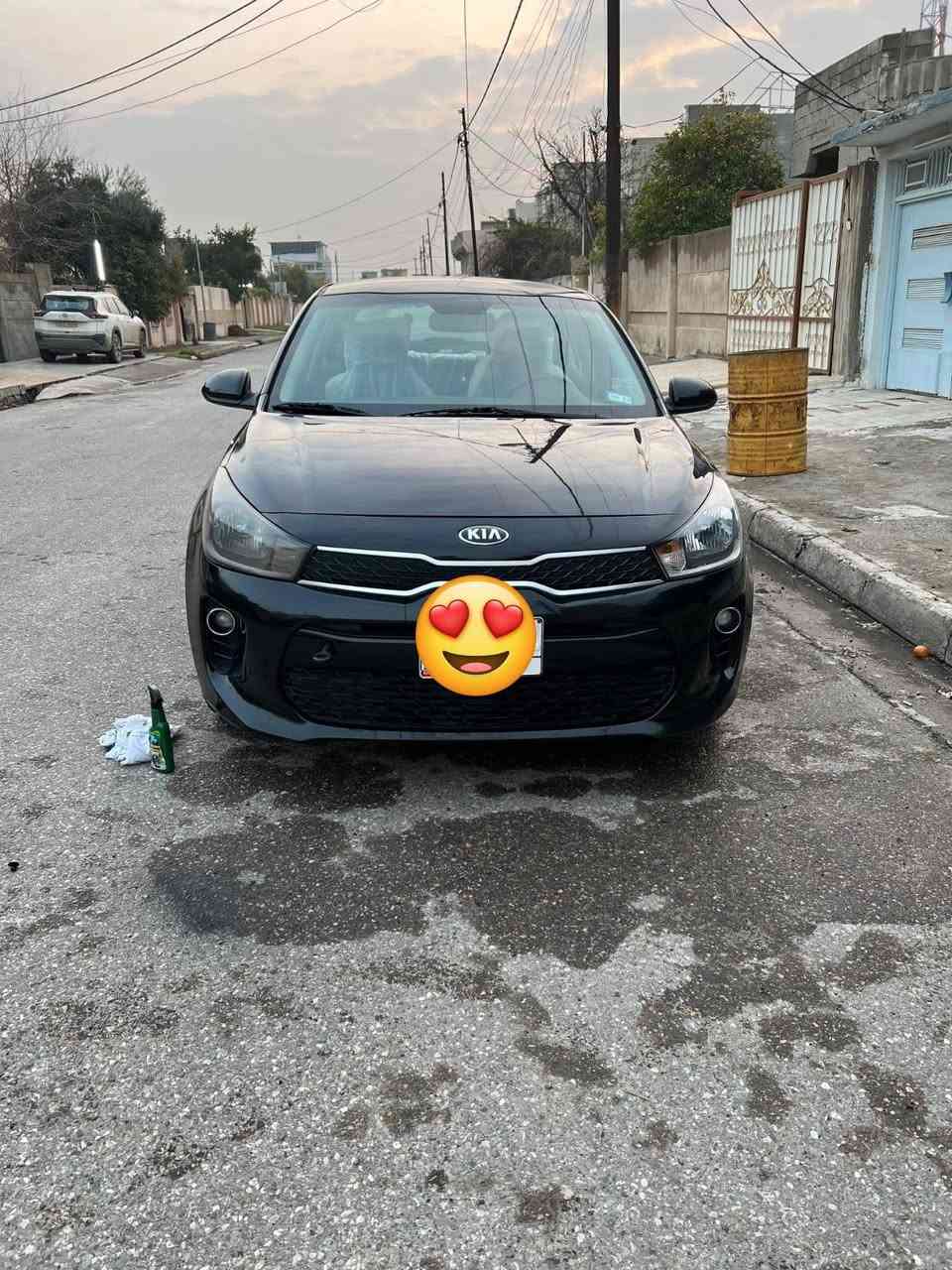 كيا ريو 2020 امريكي 
مواصفات S
المحرّك: 16 
أمامي وخلفي USB
تكييف هواء
تحكمات استيرن
نظام صوتي مع 6 سماعات
تحكّم كهربائي بالنوافذ والأبواب 
نظام ABS و ESP (ثبات إلكتروني)
أكياس هوائية أمامية وخلفية
نظام مراقبة ضغط الإطارات
قفل مركزي للأبواب
حادثها خفيف جداً جاملغ فقط
***********
سعر 109 ورقات
