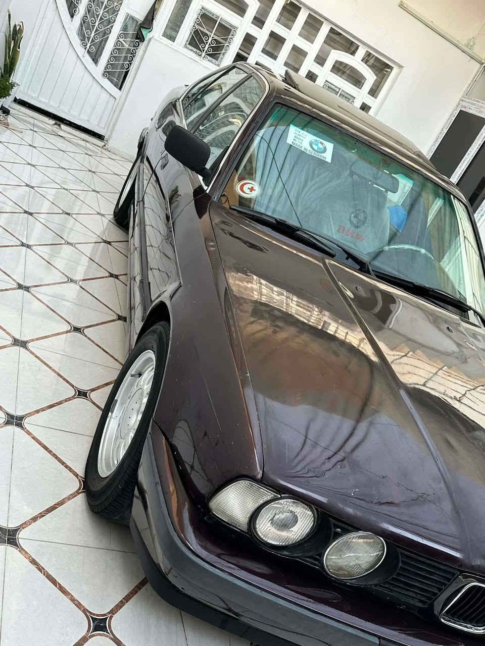 اسعد الله اوقاتكم بالف متابعينا الكرام    BMW  كير اوتوماتيك موديل 1991 محرك 6 سلندر حجم  525  محرك كير عالشرط رقم دهوك والهزة  جديدة  سيارة جديدة بمعنى الكلمة  كهربائياته كله شغالة  سعرة  60 ورقة بي مجال بسيط للشراي مال حك جية تيجي يمي عين غطة عين افراش اخدمك شراي يخابرني بيك خير اوتدلل ***********
