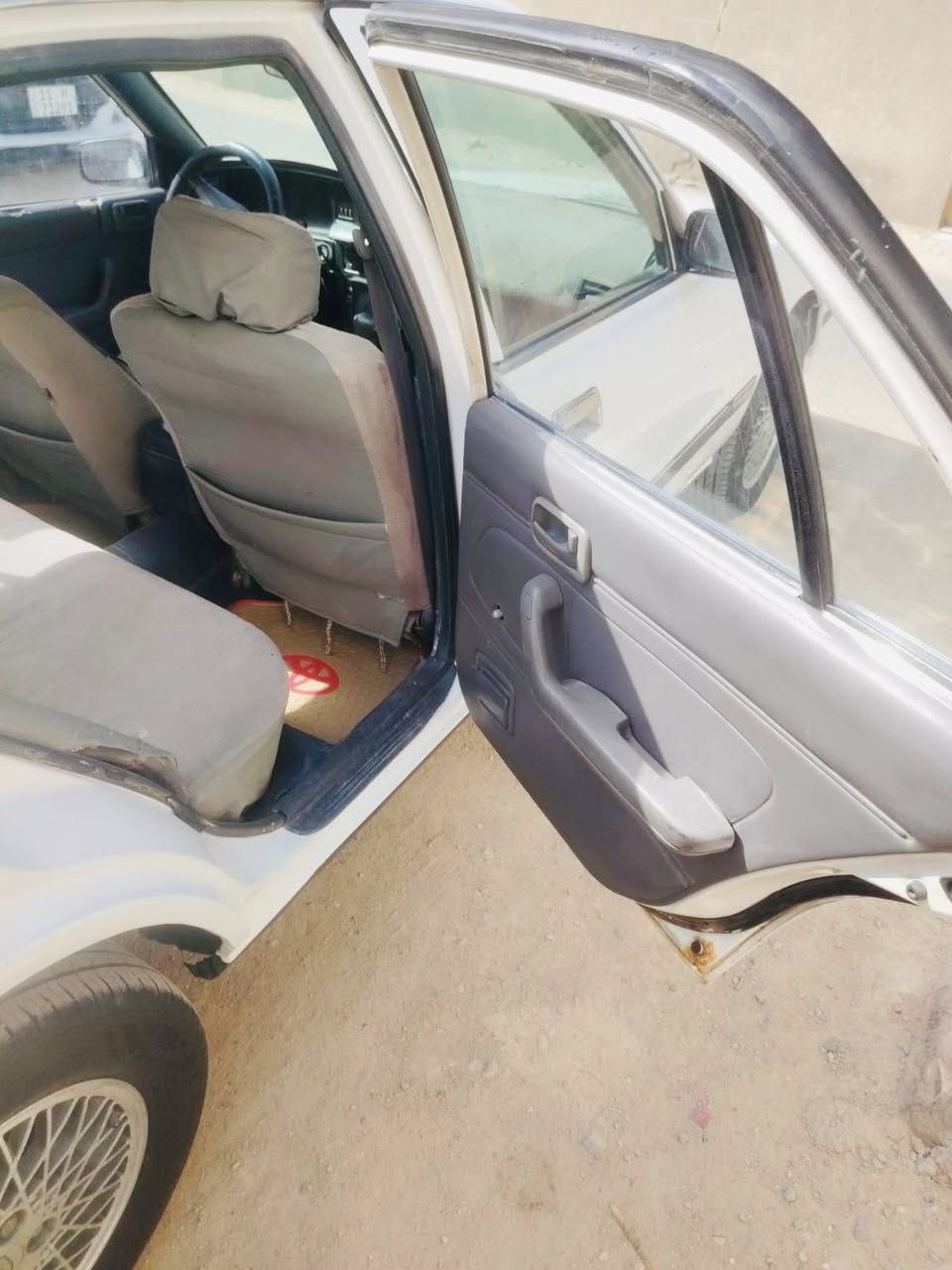 سلام عليكم كروسيده يسره بلاد موديل 90 جاهزه طخم تاير جديد باتري جديد حداده جديده مكينه4  وكير كفاله كهربائيات كله شغاله غرفته حلوه مرتبه مصبوغه جماليه ومعدل الدواير الخلفيه سياره حلوه مال جنايه سعر 58 وبيه مجال عنوان البصره ابو الخصيب  ***********
