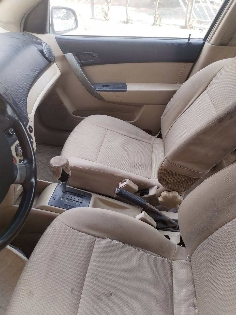 السلام عليكم افيو مديل ٢٠٠٩ سياره بيها تصليح بل هلاليات مكفوله من الضربه حداديه كير ومحرك كله كفاله رقم انكليزي باسمي رقم نجف السعر ٧٠ بيها مجال رقم التلفون ***********
