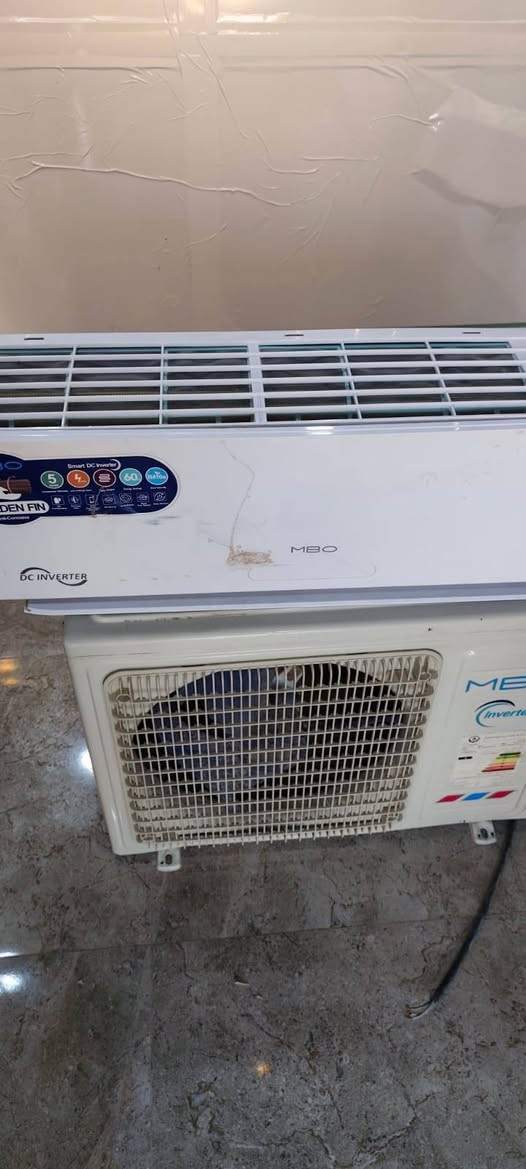 السلام عليكم
سبلت شركة MBO
1 طن انفيرتر 
كلش نضيف استخدام شهر 1
نقص فقط بواري 
كامل مكمل غازة الاصلي كلش نضيف 
السعر 250
اتصال او واتس اب 
***********
