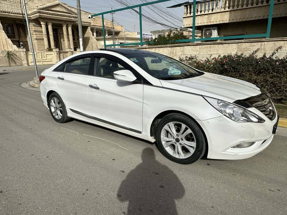 السلام عليكم ورحمة الله وبركاتة🌹
سوناتا موديل 2011 رقم بغداد الدولي ب اسمي هزة وسنوية جديدة فول ماعدا البصمة بانوراما تحكم ستيرن شاشة كاميرا حساسات مكينة 2400 بيها طخات ناشرلك السونار مع الصور
العنوان بغداد حي الجهاد السعر 118$ وبيها مجال بسيط

‭0772 609 1178‬
