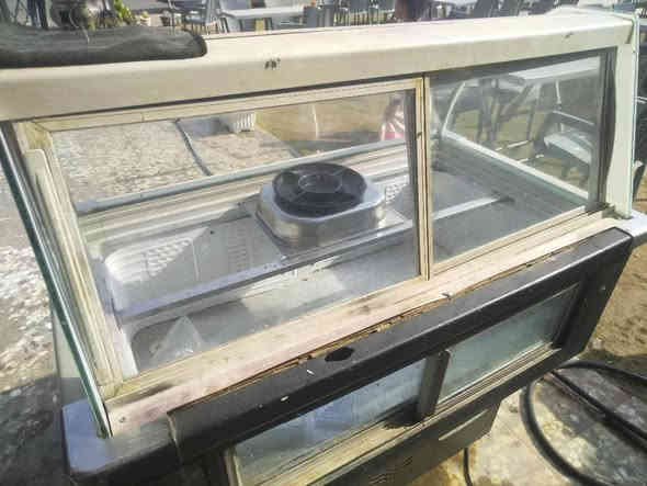 معدات مطاعم
1- براد مقبلات السعر ٢٠٠ وبي مجال شغال ثلج شرط الفحص وكدام عينك
2- تنور غاز السعر ١٨٠ وبي مجال
3-عجانه 25 كيلو السعر ١٧٠ وبيها مجال
للاستفسار أكثر الاتصال على الرقم التالي:
*********** موصل
