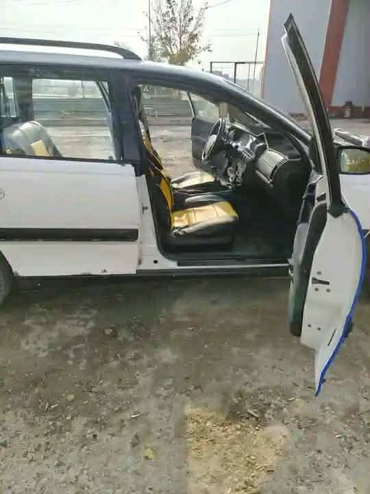 سلام عليكم 
اوبل دكتورة ستيشن للبيع 
محرك 2000
كير عادي 
موديل 95
كهربائيات كلها شغاله 
السعر 40وبيها مجال بسيط 
للاستفسار اكثر اتصل عالرقم ***********
