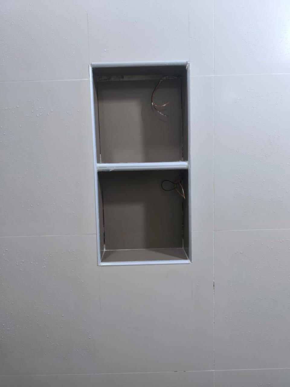 سلام عليكم عندي اصطوات يرانيين يشتغلون سرميك واجهيات بيوت اسم اصطه حامد ابو امير رقم ***********
