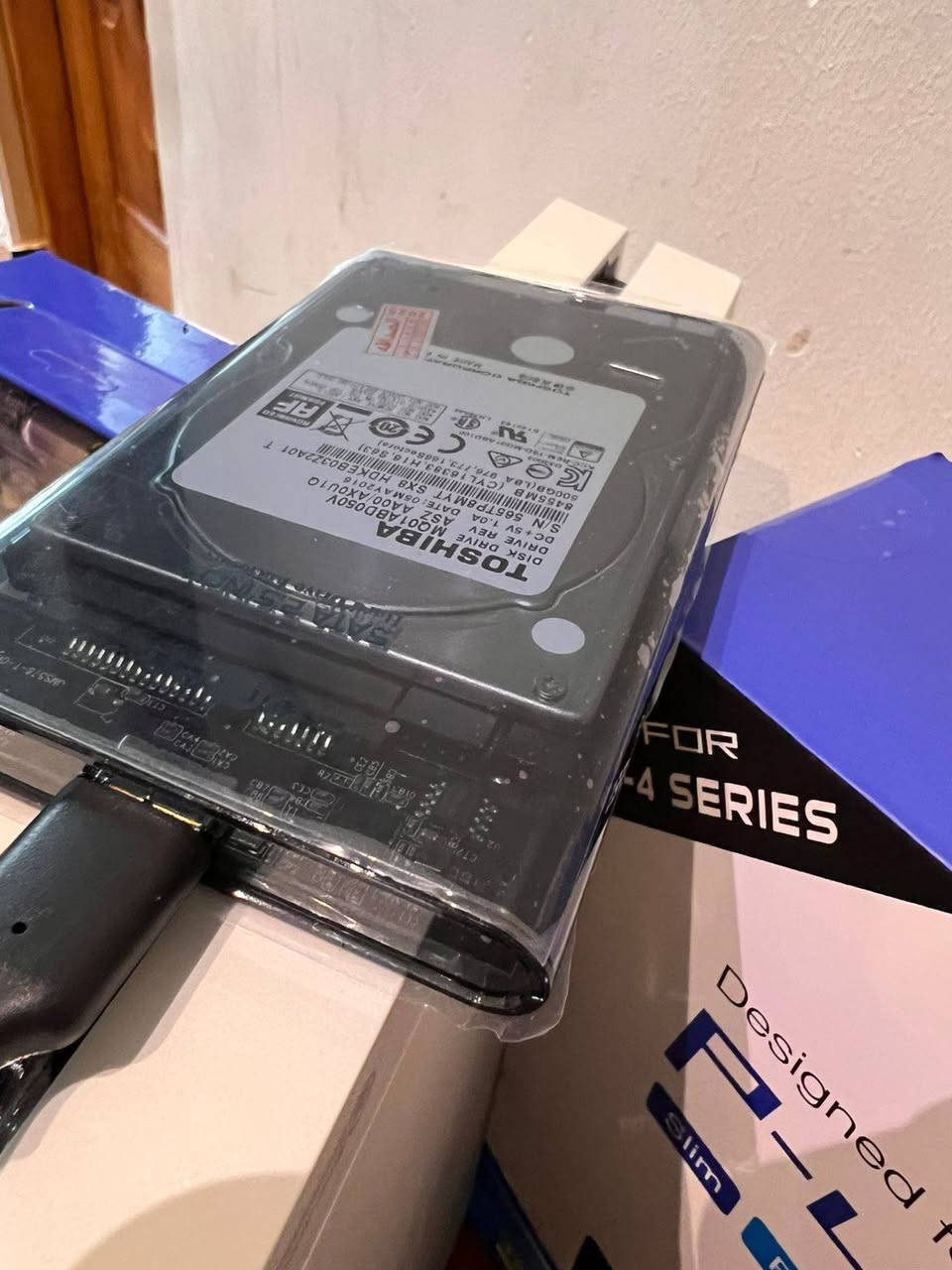 بلي 4 فات ياباني ممشتغل بالعراق مال باله نظافته 95  نظام 11 ذاكره الجهاز 500 + هارد خارجي اصلي 500 يعني ذاكره المتوفره واحد تيره ملحقات شوفه عينك جدد يدات ثنين + ستاند + كيبلات او بي العاب بيس 2026 + جيتي اي + كرايد ميراج + تومب رايدر + كوده فور 5 + بيس 2021+ كلفت يوتي وبي مجال بعد 3 العاب السعر 300 الف قفل 
***********
