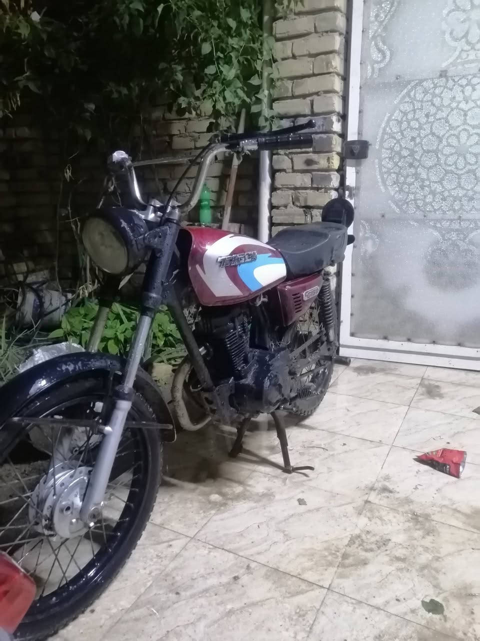 برفاز البيع كلك بيها بليته ورقم شاصي موجودات مكاني بل القاسم سعر 250 وبيها مجال بسيط شراي يتصل ***********
