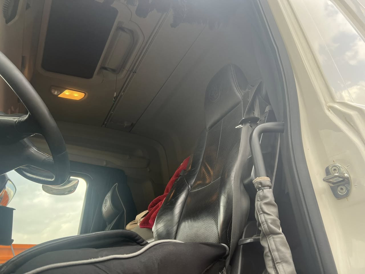 سلام عليكم إسكانيا كلاب مديل17مكينه 580 كفاله  ***********
بصره
