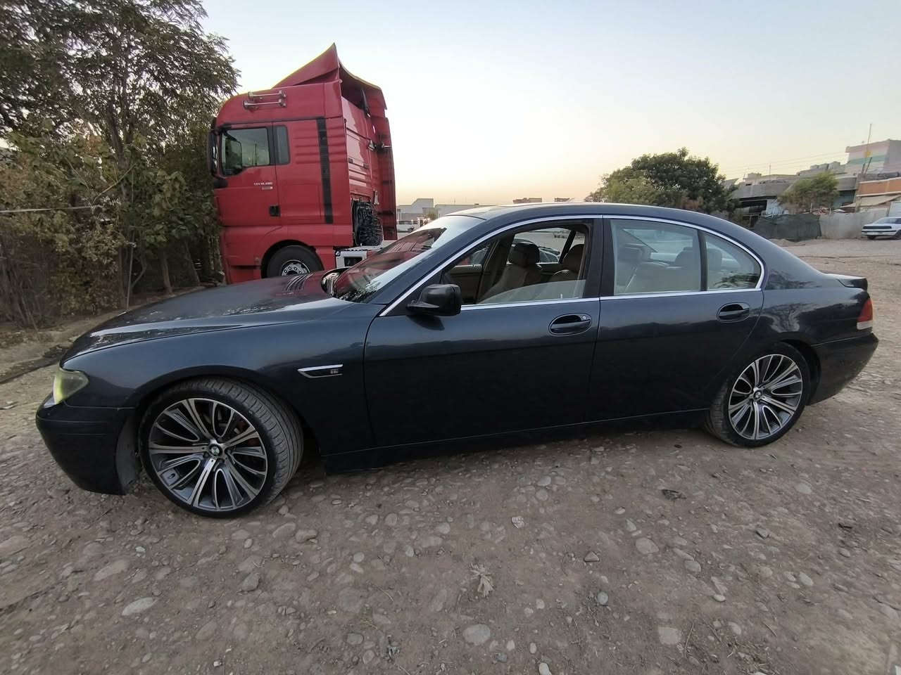 2005 / ***********
فول فول مواصفات VIP
مابی صبخ 
مابی ضربة
سیارة جدید جدید
55 بی شویە مجال
