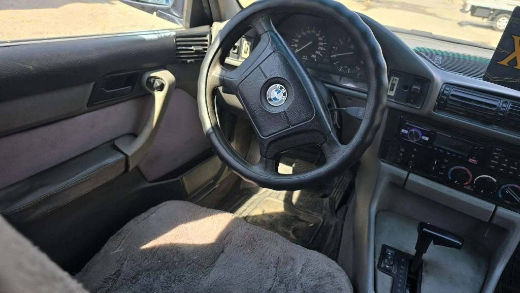 BMW
مۆدیل 93تەماتیک 525جایز گیرومەکینە بەشەرت تەبرید فول بەس سلایت نیە ستیشن سەنەوی وەکالە؟بشەرت *********** أربيل, العراق
