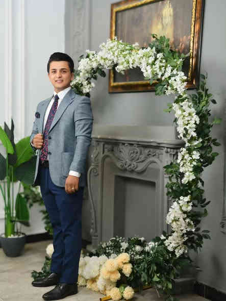 الف مبروك الزواج
حيدر الخالدي
المصور علي الشاهين للحجز ***********
