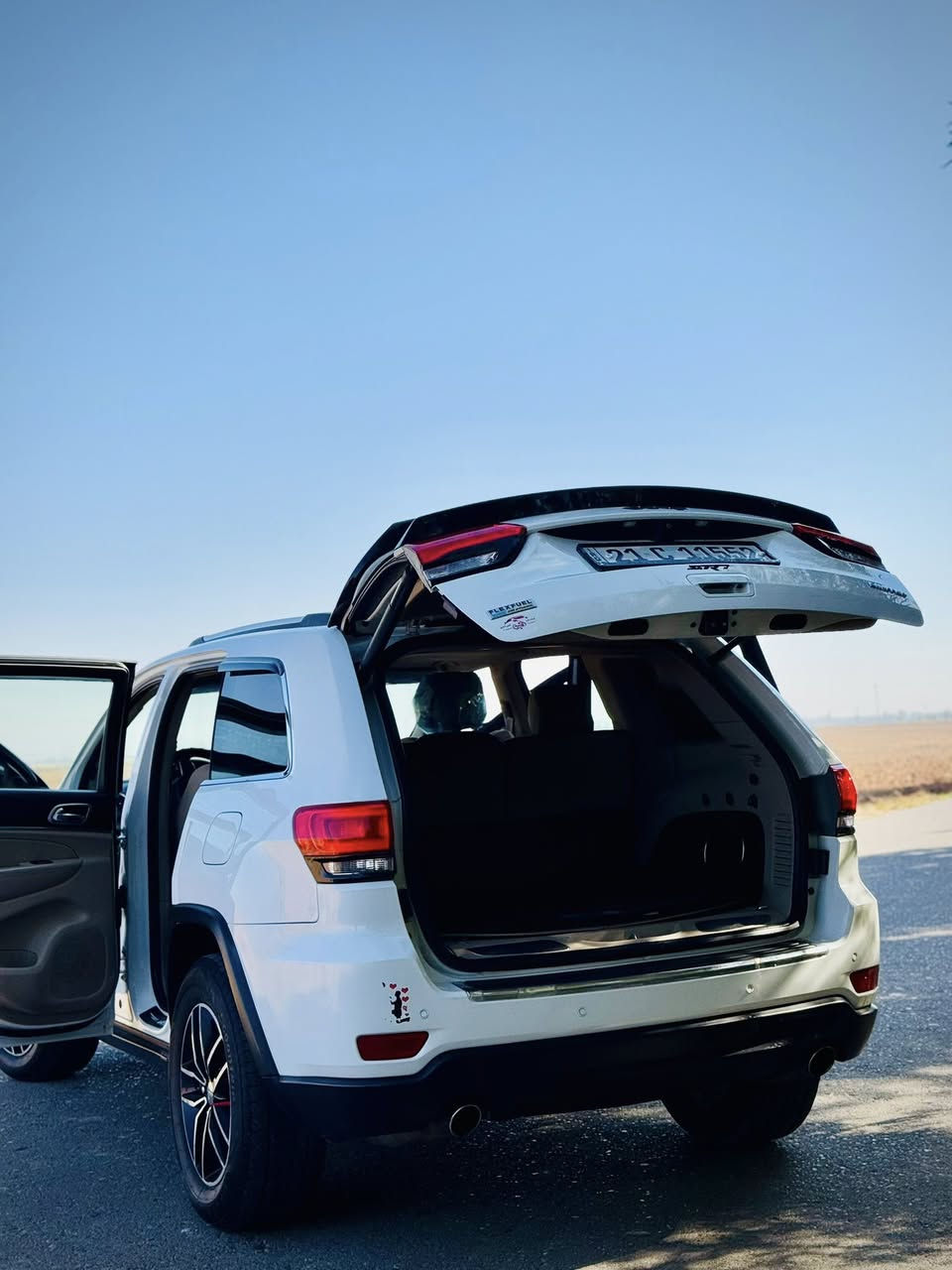 جيب لاريدو 2014 لمتد فول مواصفات كير محرك بشرط
سقف سلايت 

شاشه جبيره 

سماعات JBL

شفتات ستيرن 

8 نمره گير 

بي مكانين بارد صغير فقط 

سياره جاهزه من كل شي 

تايرات جديد 

صدر جديد 

مابيه اي نقص 

***********
