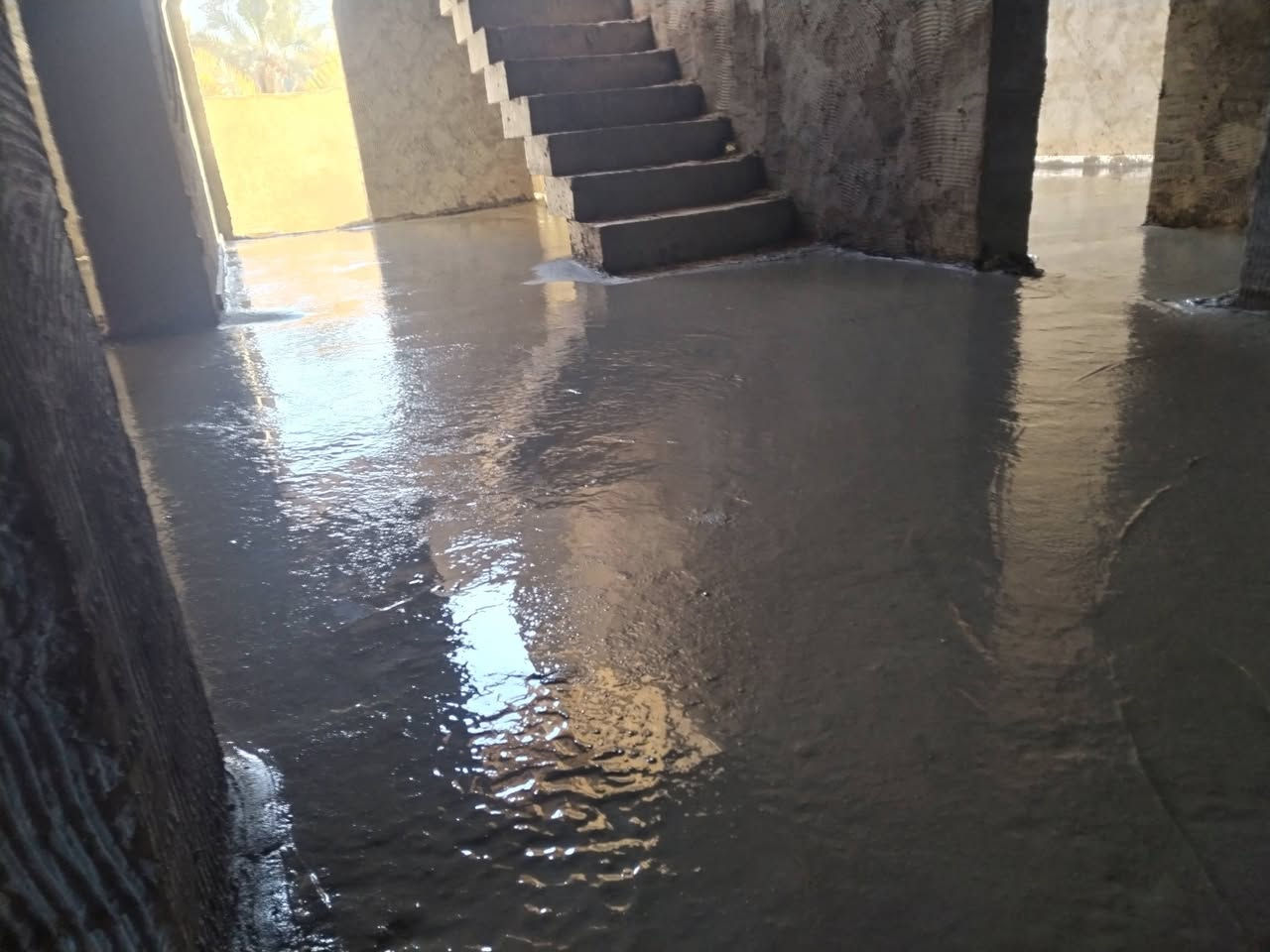 سلام عليكم اي شخص يحتاج خباطه صب كافات لأرضيات وتدخيل سبيس أو تطليع تراب وصب دنك بيتونه رباط رقم الهاتف *********** واتس اب موجود ***********
