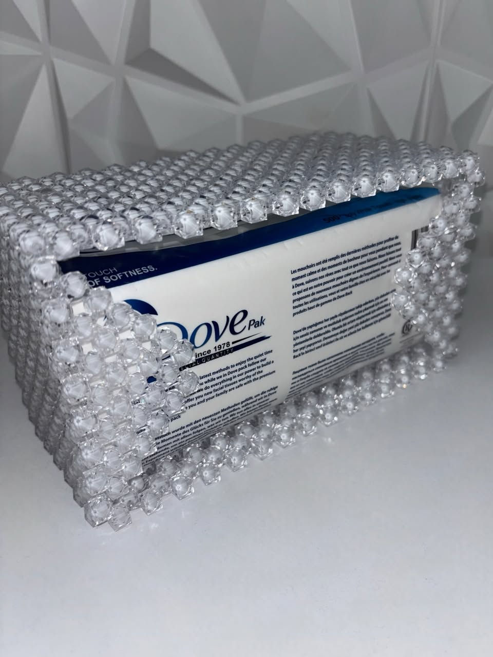 علبة مناديل من خرز الكرستال تلمع لمع✨💗
قياساته 
عرض  20cm 
الطول 10cm
العمق  11cm

#explorer #trending #fyp #handmade #اكسبلور_فولو


**إذا كنت صاحب هذا الإعلان وتريد حذفه لأي سبب، رجاءا أرسل رسالة إلى الدعم الفني**