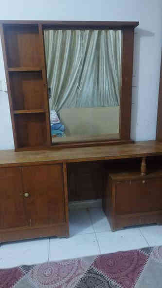 غرفة نوم صاج خمسة بيبان طابقين  نظيفة مع مندر السعر ٤٠٠ 
واتساب ***********
