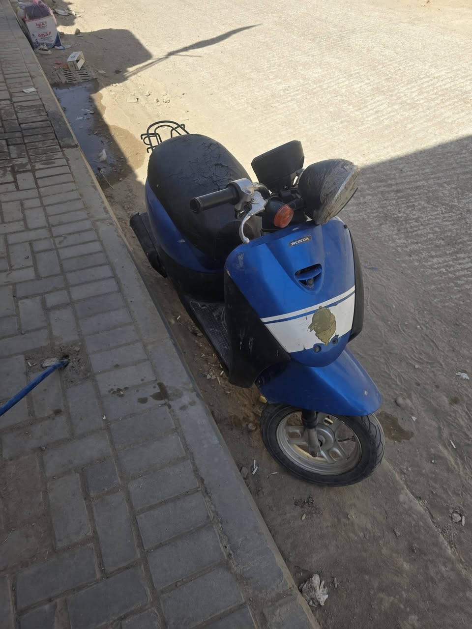 دارجه ياباني هوندا
مكينة سبيسي ادخن وتنقص دهن 
سلف هندر لايت هورن اشاير امامية شغاله
السعر ١٥٠ وبيها مجال 
كوت حي الجهاد (زويريجات ) قرب مسقف ام البنين 
***********
