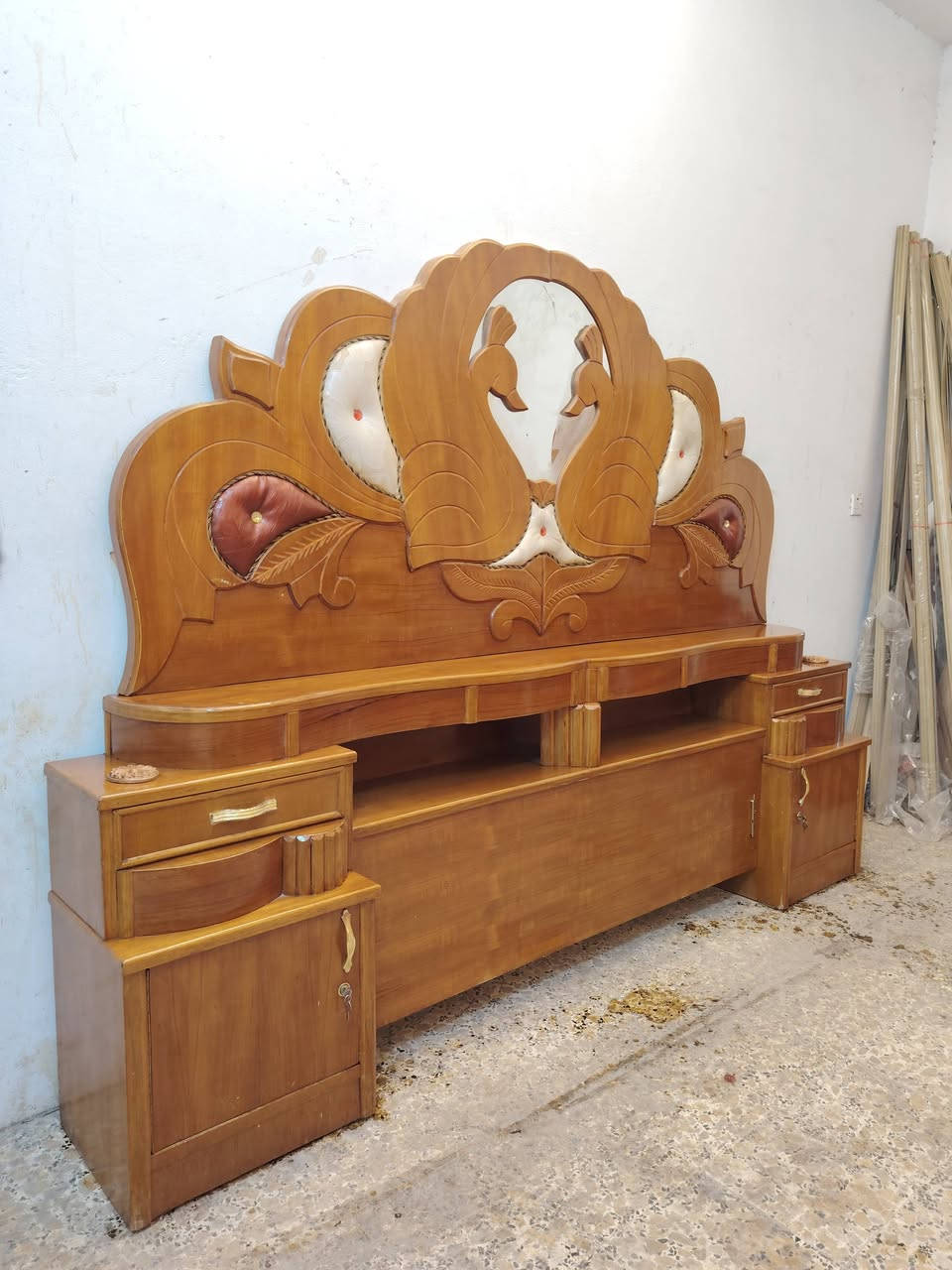 غرفه مستخدمه تزكام طابقين نضافه فول سعر.  مليون 300معرض ابو عقيل ميسان حي رساله شارع ماطور قرب صيدليه حازم ***********((نشتري جميع الغرف) )
