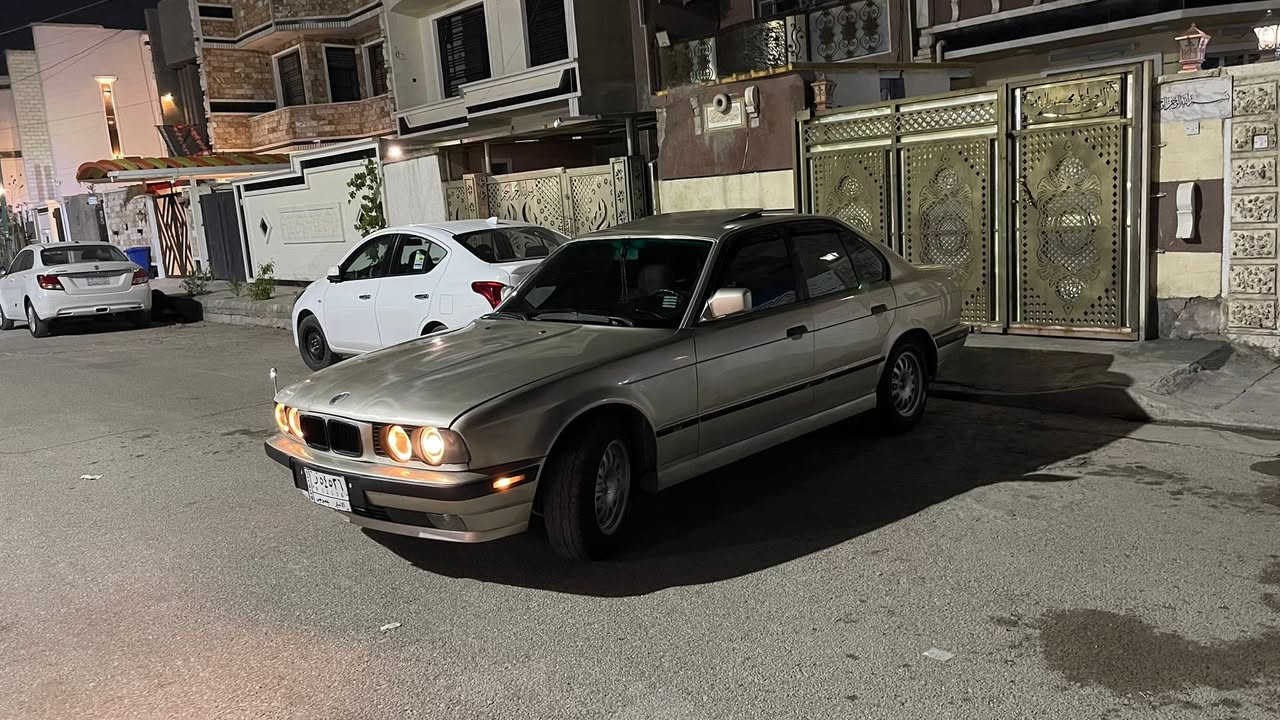 السلام عليكم للبيع او مراوس
بي ام 
موديل ١٩٩٢ فول مواصفات محدثه كلها ١٩٩٥
فتحه سلايت 
بجم عريض
مكينه ٢٥ مسكر 
كير عادي 
جاهزه مكينه وكير وصدر كفاله 
بدون حادث 
رقم انبار سنويه ٢٠٢٨ شرط تحويل 
مكاني بغداد
سعر ٤٥ ورقه


**إذا كنت صاحب هذا الإعلان وتريد حذفه لأي سبب، رجاءا أرسل رسالة إلى الدعم الفني**