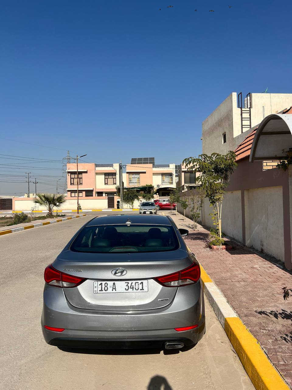 السلام عليكم النترا للبيع موديل 2014 وارد أمريكي حادثه بالجاملغ جهت السايق شويه من عنده موجدو سوناره بالمنشور كير مكينة مكفولات بصمه فول مواصفات 1/1 تخم تاير تبريد كله جاهز رقم بابل سنويه لل26 بسمي السياره جاهزه من كلشي بيه منضومة زنون كاملة عالي وناصي داخله كله مدوشم جديد حدادية كله مبدله جديد مكاني حله حي العسكري شارع 80 قرب مدرسة الرحمان وهذا رقمي *********** سعره 110 ورقات
