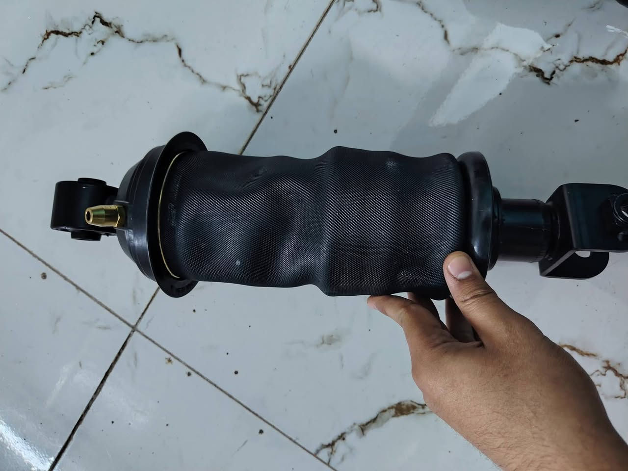 السلام عليكم اخوان دبلات قمارة سكانيا هواء لوك 125 الف واصل لباب بيتك
الي يريدهن يتواصل خاص رقم 
***********
