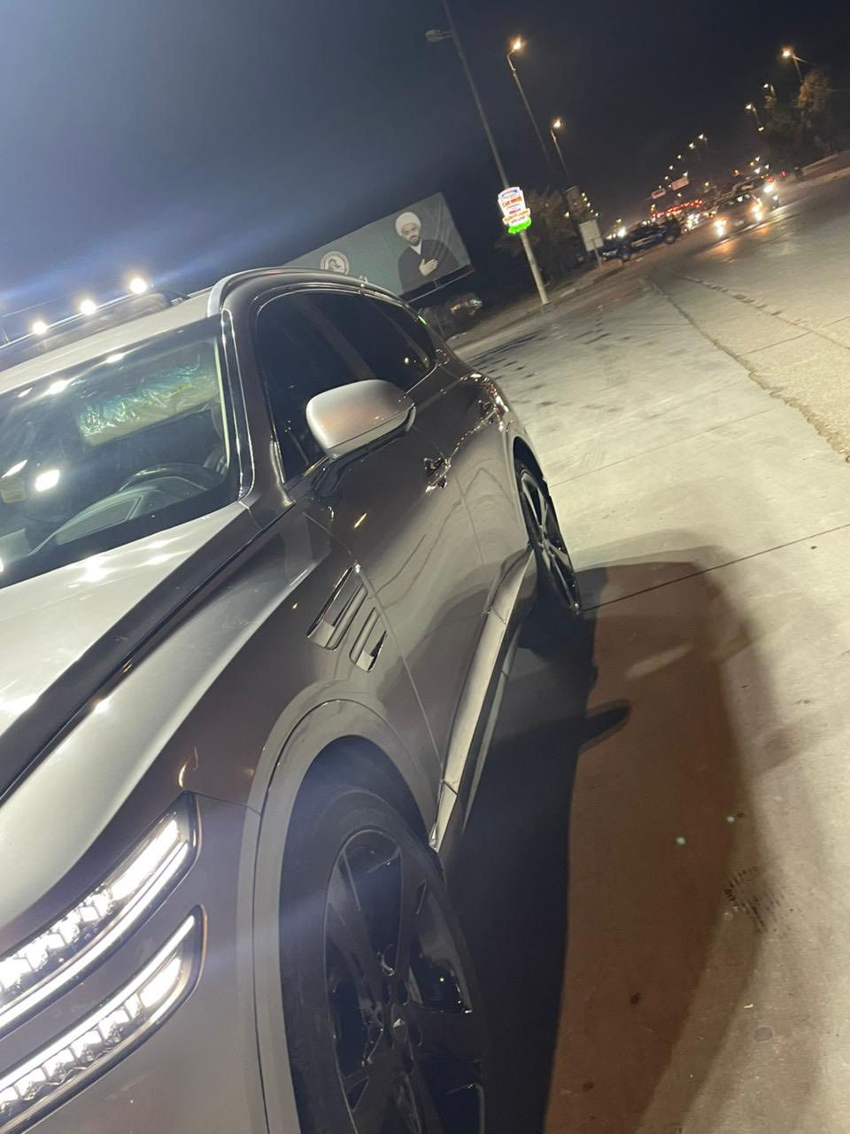 السلام عليكم
  جنسس موديل 2021 
الفئةgv80 الممشى 
40الف كيلو الضرر فقط بنيد
  المواصفات  برستيج يعني 
اعلى مواصفات بل جنسس   
مساج راداد 
بنوراما كشنات خزن تدفئة تبريد 
شاشة الجبيرة 
انارة داخلية  متعددة الالوان
  صندوك كهرباء  
طبعاً حجم المحرك 6سلندر تون تيربو            العنوان بغداد البلديات 
الرقم للأستفسار***********
