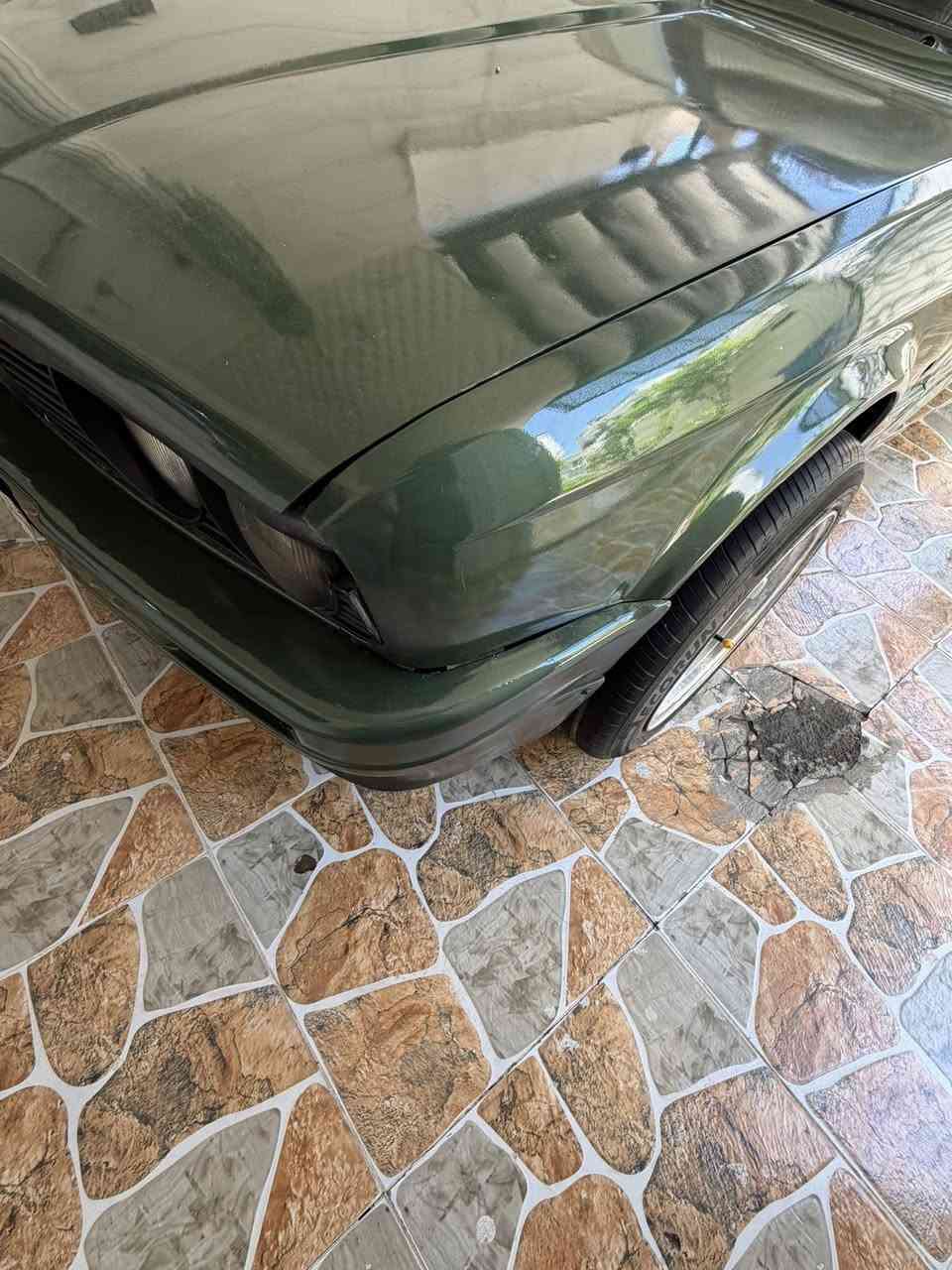 السلام عليكم
بي ام موديل 91 
صبغ جديد 
صدر جديد 
كشنات تغليف جديد
تاير و ويل بلادي زعرة
كير عادي
محرك بدون بخار وصرف 
بيه نقص ترايش و كهربايات 
رقم كركوك تحويل شرط 
سعر 43 وبيه مجال مروس عادي
للتصال *********** مكاني كركوك
