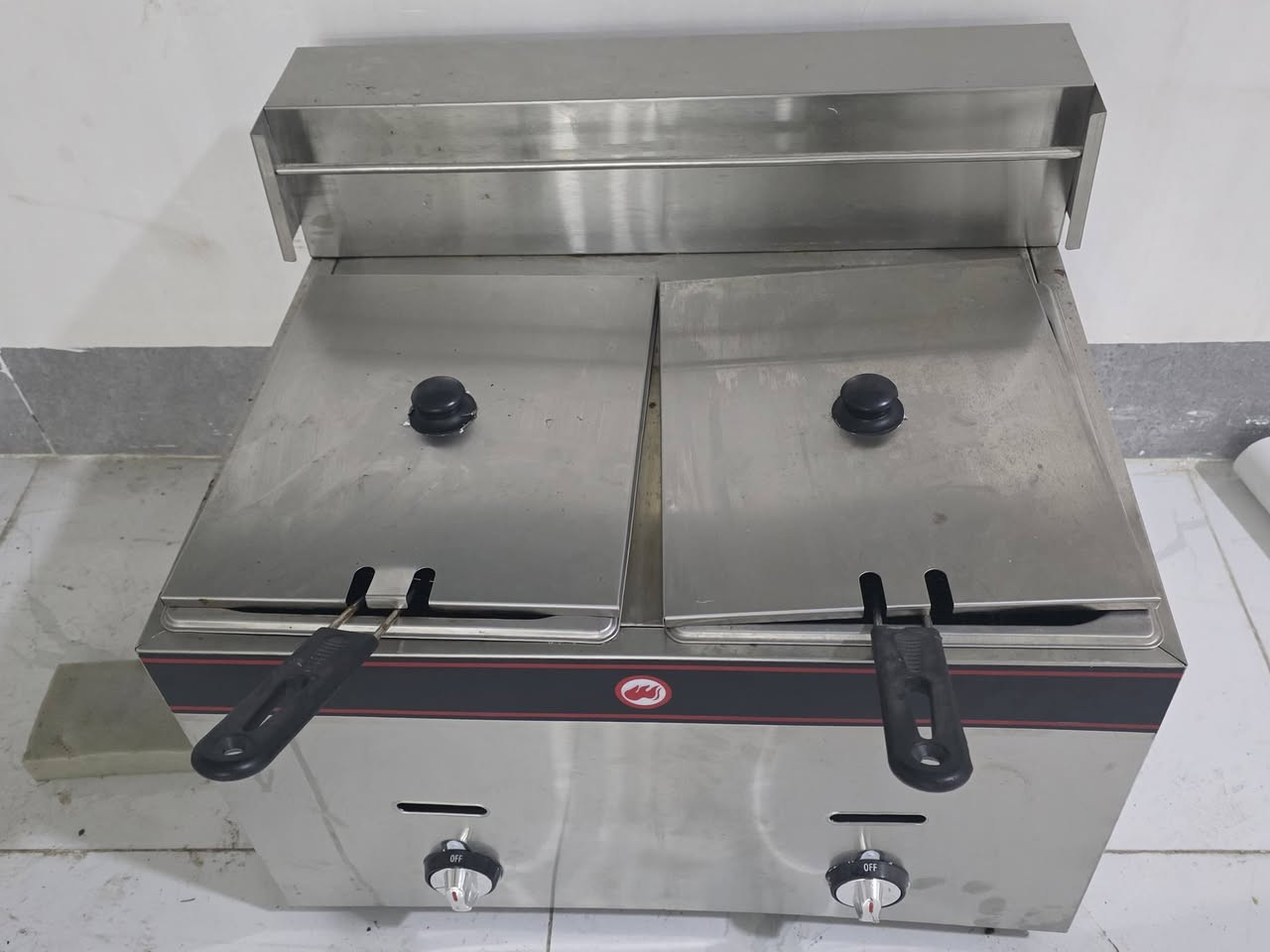 اغراض مقهى للبيع
جهاز كريب صناعي ١٦٠ الف نظيف جدا
جهاز وافل صناعي ١٦٠ الف نظيف جدا
طباخ زنجر وبركر جديد جدا ١٦٠ الف
جهاز عصر فواكه صناعي ٩٠ الف نظيف جدا
طخم خشب مقهى القطعه ٣٠ الف
شاشه tcl فول موصفات انترنت سمارت حجم ٤٢ .. اب ٢٦٠ الف


**إذا كنت صاحب هذا الإعلان وتريد حذفه لأي سبب، رجاءا أرسل رسالة إلى الدعم الفني**