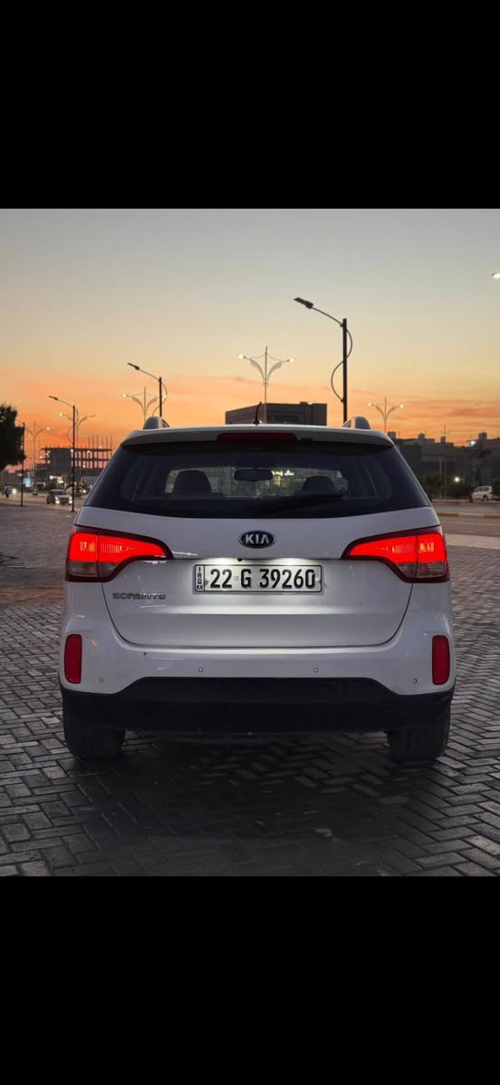 سلام عليكم من رخصة الادمن سورنتو ٢٠١٥:خليجية فول واحد على واحد مكفولة من الصبغ ما عدة اشوية بية بارد قليل مكينة ٤ سالندر تخم تاير جديد ويل كب اكروم السيارة با سمنة مابية أي نقص ادمة عامة من كالشي اي استفسار أتصل على هذا الرقم (*********** ) عباس
