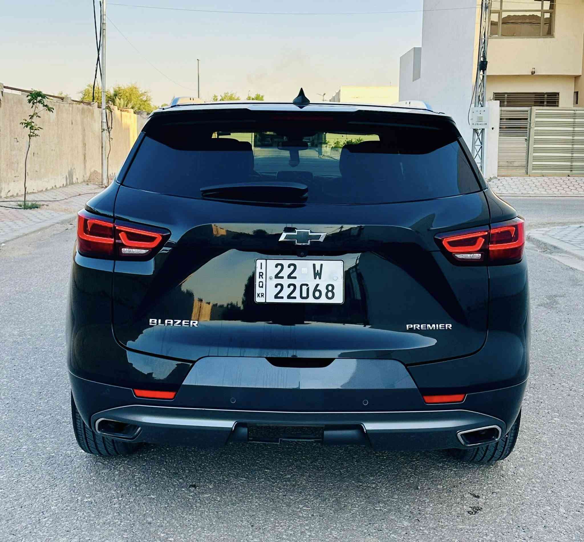 بلايزر بريمير فول مواصفات موديل 2023
المحرك 6 سلندر 
ماشيه 54 ميل 
السياره فئه بريمير 
فول بصمه ابواب 
بصمه تشغيل اوبصمه جنطه
تشغيل عن بعد
رادار خلفي 
رادار امامي 
رادار جانبي 
كشنات جلد 
كراسي تبريد تدفئه 
كراسي كهرباء
كشن خزن ذاكره 
فول تحكم ستيرن
مثبت سرعه 
تحديد مسار تلقائي
نظام اوتو ستوب
انظمه قياده
مانع انزلاق
شاشه كار بلي
سايد بريك بصمه
مداخل شحن او يو اس بي 
شحن واير لس
رقم اربيل بأسم شركه مداور او وكاله 
السياره كلش نظيفه وجاهزه كير ومكينه وتبريد وحداديه بلادي عله وضع الشركه 
بيها طخه بسيطه جدا طرف البنيد والدعاميه مبدله 
بدون اي ضرر داخلي اوصور الحادث والسونار موجوده 
مكاني النجف الاشرف 
اي استفسار خاص واني بالخدمه
السعر 215


**إذا كنت صاحب هذا الإعلان وتريد حذفه لأي سبب، رجاءا أرسل رسالة إلى الدعم الفني**